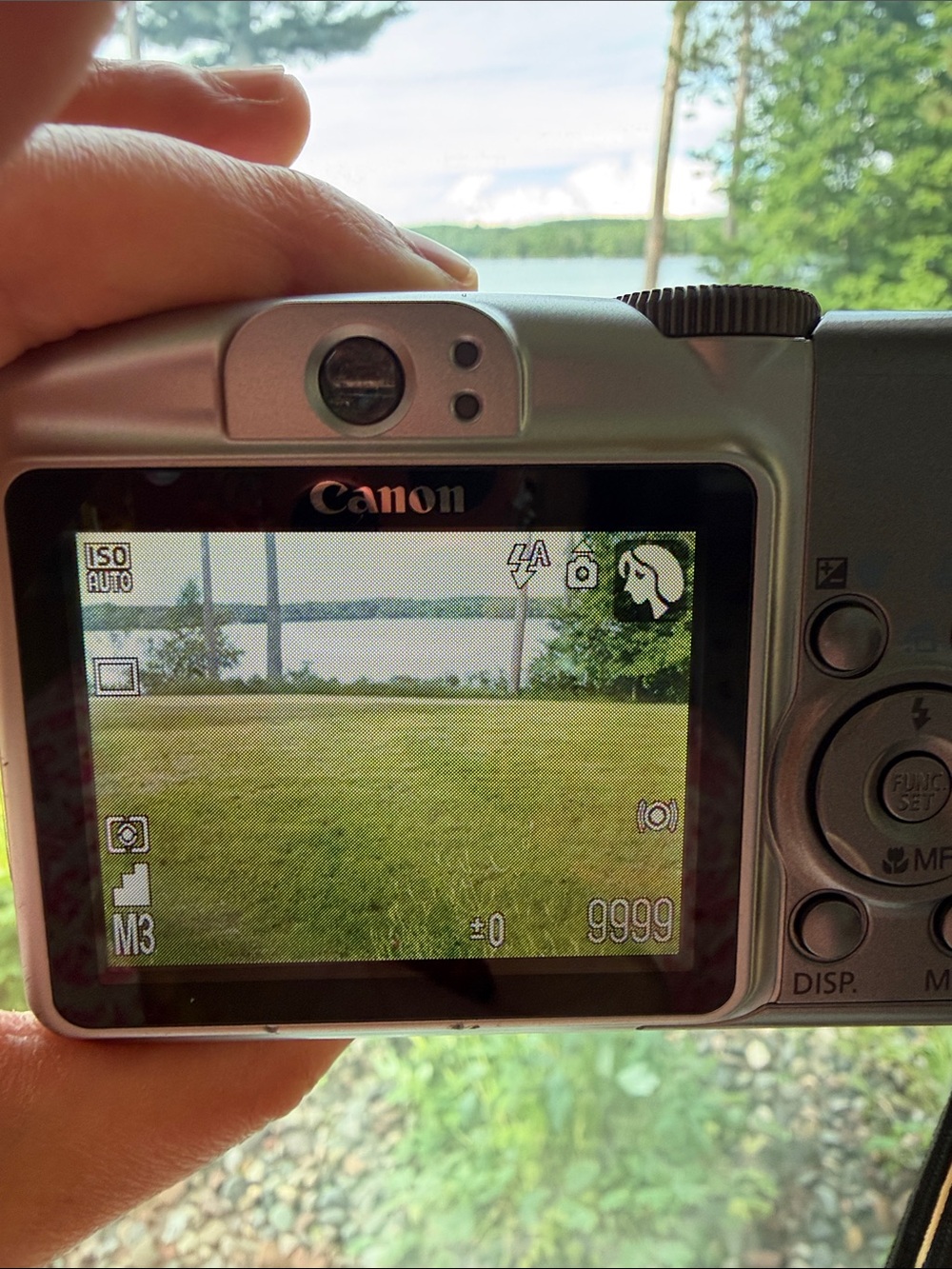 Canon Powershot A720 IS Silver Point-and-Shoot Digital Camera with Carrying Case - Picture 11 of 16